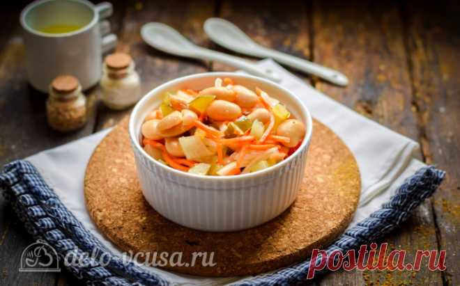 Постный салат с фасолью и соленым огурцом, рецепт с фото>>>фасоль белая консервированная - 200 г
===Соленые огурцы - 120 г
===Лук репчатый - 70 г
===Морковь по-корейски - 100 г
==Масло растительное - 30 мл