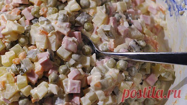 Вот так оливье получится пикантным: чудо-советы для готовки от кулинаров - Рамблер/женский