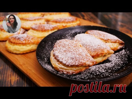 Самые Вкусные Cочники с Творогом.
&gt;&gt;&gt;Тесто:
300 гр. пшеничной муки 
===100 гр. размягч. слив. масла
===70 гр. сахара
===1 куриное яйцо
===70 гр. сметаны (1 ст.л. с горкой)
===1/2 ч.л. разрыхлителя
===Щепотка соли

&gt;&gt;&gt;Начинка:
350 гр. творога (9%)
===70-100 гр. сахара
===1 ч.л. ванильного сахара
===50 гр. сметаны (1 ст.л.)
===1-2 ст.л. пшеничной муки
===1 белок

===+1 жетлок для смазывания