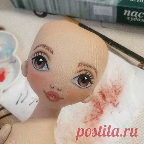 Выходим на финишную прямую... #torrytoys #процесс #текстильнаякукла #кукларучнойработы #кукланазаказ #коллекционнаякукла #авторскаякукла