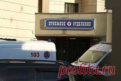 Сотрудник МВД получил ранение во время стрельбы в Вятских Полянах. Сотрудник полиции получил ранение в результате рикошета в городе Вятские Поляны — там 47-летний пьяный местный житель открыл стрельбу из окна своей квартиры на пятом этаже. Сообщение в полицию поступило в 11:00. На место сразу выехали сотрудники МВД. Выяснилось, что нарушитель — охотник.