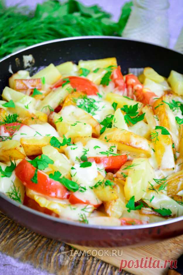 Жареная картошка с помидорами и сыром — рецепт с фото пошагово