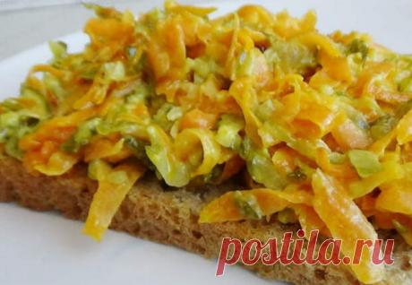 Овощная закуска вкуснее икры: готовим за минуты - Steak Lovers - 21 июня - Медиаплатформа МирТесен ЛУЧШЕЕ ЗА НЕДЕЛЮ Удивительно сочная овощная закуска готовится просто на раз-два. А получается вкуснее красной икры, гости точно останутся довольны! Для приготовления возьмем соленые огурцы, морковь, чеснок, сметану (по желанию можно заменить майонезом) и растительное масло. Советуем добавить и - 21 июня - 43775218522 - Медиаплатформа МирТесен