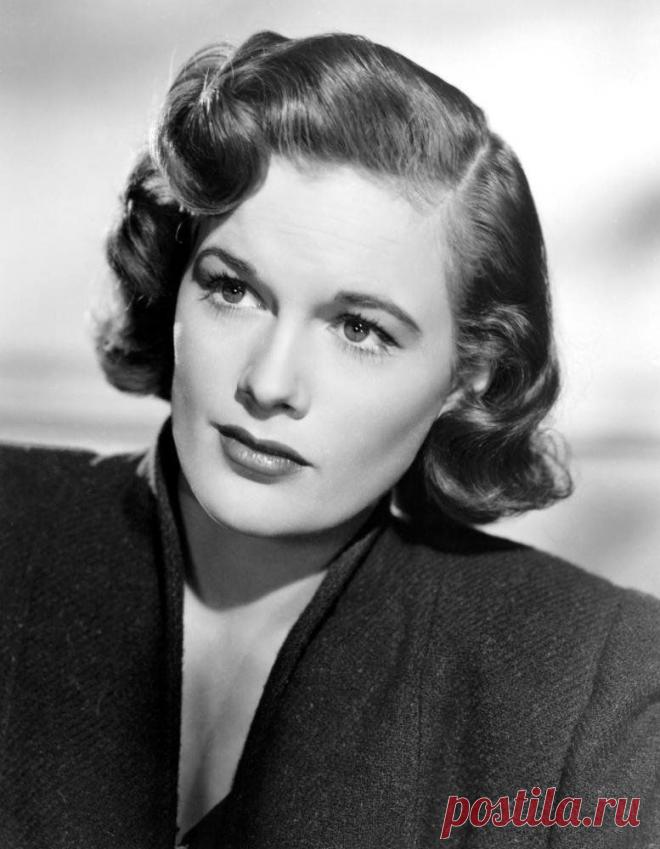 Джин Хэйген, 3 августа, 1923
 • 29 августа 1977