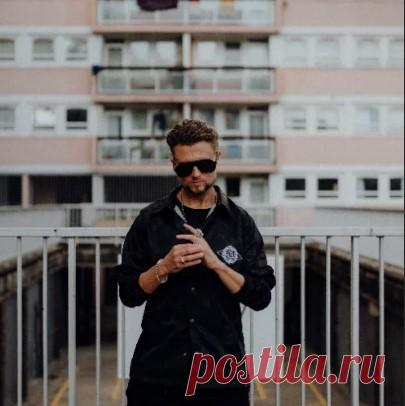 ROOM FOR US CHART By Martin Badder DATA CREATED: 04/11/2022  	QUALITY: MP3/320 kbps  	GENRE: Drum & Bass, Dance / Electro Pop  Tracklist 1. Room For Us - Extended Mix - Deekline, Martin