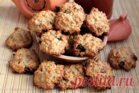 Овсяное печенье с изюмом и семечками - пошаговый рецепт с фото Вкусное печенье на основе овсяных хлопьев, с добавлением черного изюма и тыквенных семечек.
