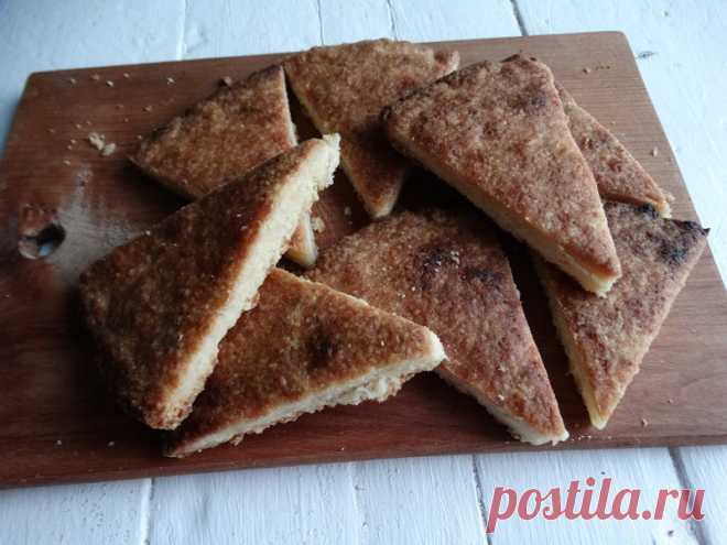 Мука + сахар + масло = вкусное печенье «Шортбред» к чаю без особых усилий - Пир во время езды Шортбред – необычное печенье. В нем столько плюсов: Самые простые продукты. Самое быстрое приготовление, даже без задействования какой-либо техники; ни миксера, ни скалки. Только вилка, да ладошки. Готовится легко: смешать 3 ингредиента – дело нехитрое. При желании можно сделать любую высоту, от 1 до 3см. Тесто простое, но порой я встречаю рецепты на этой базе. […]