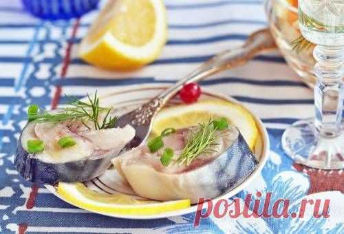 Скумбрия маринованная в домашних условиях / Простые рецепты