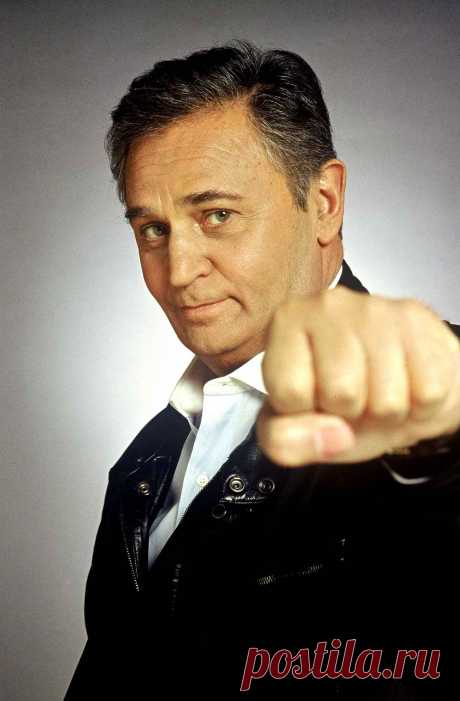 Роже Анен, 20 октября, 1925
 • 11 февраля 2015