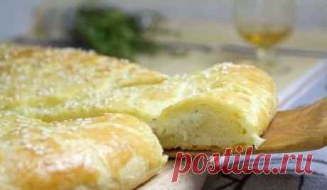 Очень вкусная лепешка из творожного теста с сыром