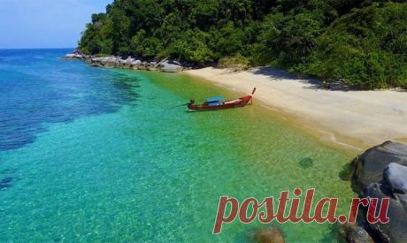 ОСТРОВ КО АДАНГ НА ЮГЕ ТАИЛАНДА МЕСТОРАСПОЛОЖЕНИЕ И ПРИРОДА КО АДАНГ Аданг входит в западную группу больших островов одноименного архипелага, расположенного в Андаманском море. Его площадь составляет около 32 кв. км, самая высокая точка острова расположена почти на 700-метровой высоте. Находится он в провинции...