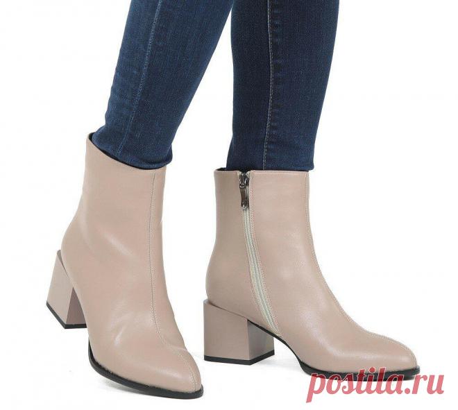 Какие ботильоны вы бы примерили? Что предпочтительней: цвет или фасон
Сегодня ботильонами называют женскую обувь, которую ранее именовали полусапожками. Название этой обуви пришло с французского языка, как гласит легенда, первые ботильоны у знаменитого сапожника тех времен заказала …
Читай дальше на сайте. Жми подробнее ➡