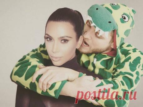 Парень талантливо фотошопит себя на снимках звезд: