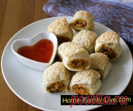 Рулеты из слоеного теста с курицей/Сайт с пошаговыми рецептами с фото для тех кто любит готовить