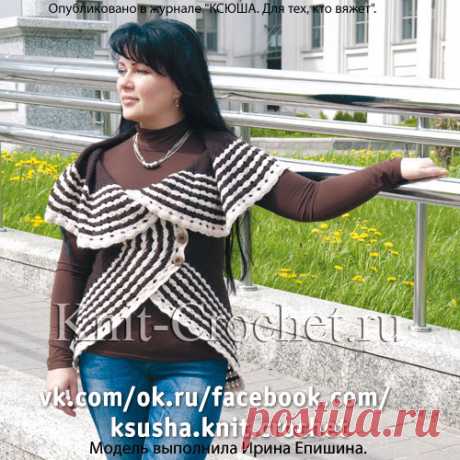 Вязанный крючком женский жилет с круговой каймой.