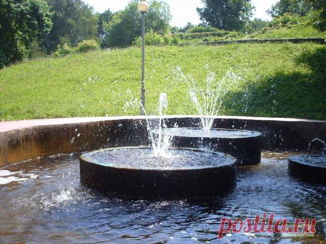 Фонтаны у Шеинова бастиона в Пионерском парке Смоленска.  ---   Fountains In The Park Smolensk  Free Stock Photo HD - Public Domain Pictures