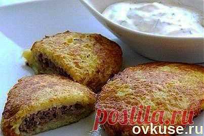 Колдуны — это белорусские драники, но с начинкой. - Простые рецепты Овкусе.ру