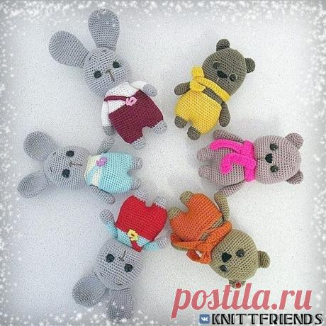 3aйчик и мишка

#зайка_крючком@knit_toyss, #мишка_крючком@knit_toyss

Автор – Мapина Умеpoва 

Источник: https://amigurum.com/2018/05/little-bear-amigurumi.html