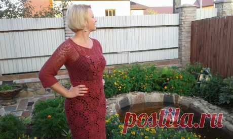 Платье- футляр крючком. Платье из цветочных мотивов. Платье "Татьяна" - YouTube