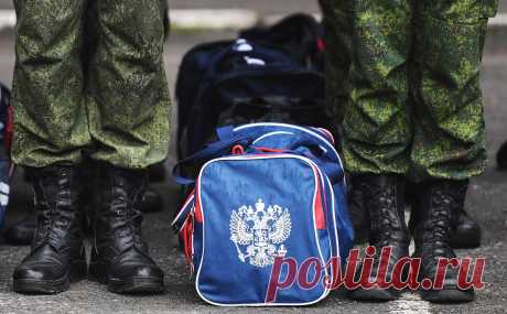 В Думе не исключили призыв выпускников военных кафедр по мобилизации. Соавтор законопроекта о поправках в УК о «мобилизации» и «военном времени», глава комитета ГД по обороне Андрей Картаполов уточнил, что призыв возможен при наличии у выпускника востребованной военно-учетной специальности