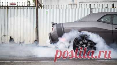 В Москве грабитель похитил из дома сейф и угнал Porsche, машину нашли сожжённой. В Москве грабитель похитил из дома сейф с деньгами и драгоценностями и угнал люксовый автомобиль Porsche Taycan, который затем был найден сожжённым. Следователи устанавливают личность подозреваемого, сообщила прокуратура. Читать далее