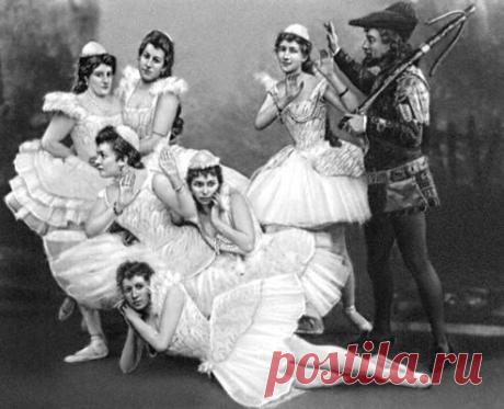 История "Большого балета" в Большом театре, а также история балетных туфелек.