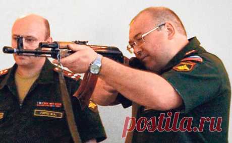 Адвокат заявил об освобождении экс-главы управления Минобороны Оглоблина. Генерал-майор Оглоблин, которого в 2022 году осудили за хищения, дал показания, легшие в основу дела генерал-лейтенанта Вадима Шамарина. Последнему вменяют получение взятки на 36 млн руб., он частично признал вину