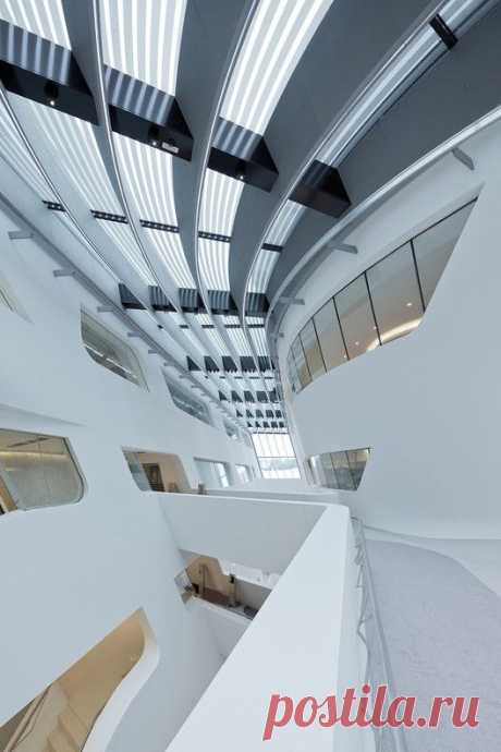 RIBA Awards 2016 Royal Gold Medal to Zaha Hadid | ArchDaily