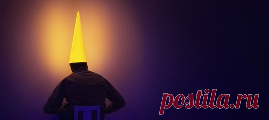 Стоит совершить ошибку, и строгий внутренний голос тут же начинает нас отчитывать. Иногда это затягивается надолго, и мы начинаем заниматься самым настоящим самобичеванием. Но пользы оно не приносит — скорее наоборот, как утверждают психологи. Как же остановить эти мучения и научиться себя поддерживать? #самопознание #самопомощь #самобичевание