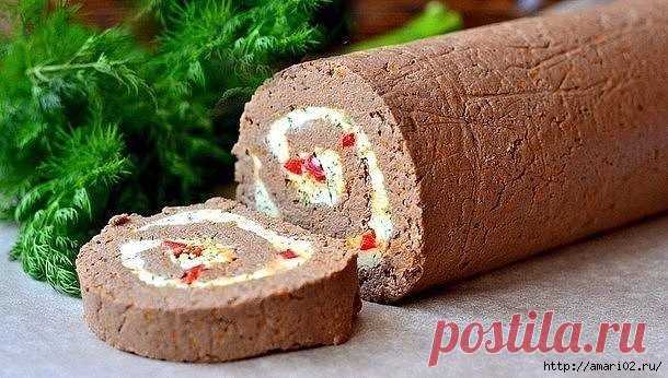Праздничный печёночный рулет со сливочной начинкой.