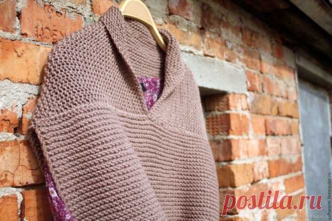Как связать модную безрукавку спицами?