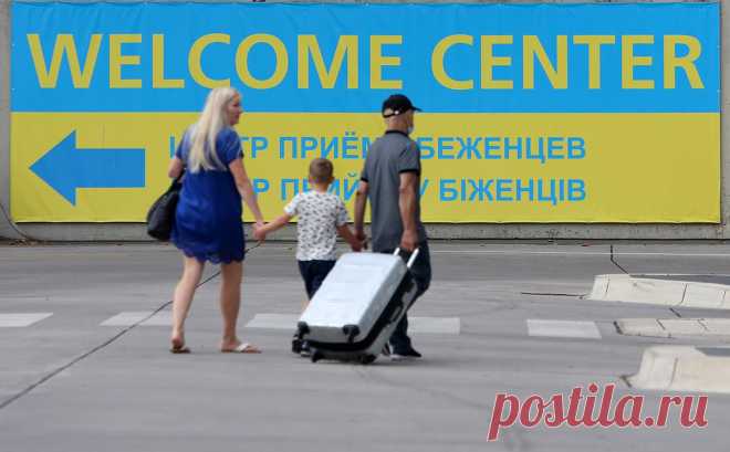 В Германии мэры заявили, что наплыв беженцев довел до «опасной черты». Главы 23 муниципалитетов в федеральной земле Баден-Вюртемберге (находится на юго-западе Германии) написали открытое письмо главе МВД Нэнси Фрезер, в котором заявили, что исчерпали возможности по приему беженцев и подошли к «опасной черте».
