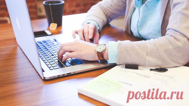 Долой инерцию! Учимся работать осознанно На работе непросто действовать по-настоящему осознанно. Однако развивать этот навык необходимо. Мы можем добиваться отличных результатов и получать удовольствие от того, что делаем, только если понимаем, где находимся, куда движемся и почему. Простой инструмент, который называется СТОП, поможет вам работать гораздо эффективнее и осмысленнее, чем обычно. В своей книге «Работа как внутренняя игра» ( об этом приеме рассказывает автор нескольких…