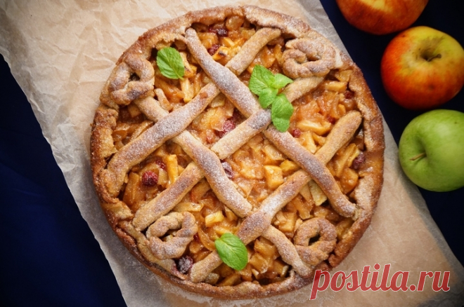 Яблочный пирог с медом и клюквой - пошаговый рецепт с фото - как приготовить, ингредиенты, состав, время приготовления - Леди Mail.Ru