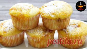 Сразу 2 рецепта простых кексов на скорую руку от моей мамочки
Сегодня я решила открыть мамину тетрадь и поделиться с вами двумя моими самыми любимыми рецептами кексов. Почему сразу двумя? Да потому что они оба готовятся буквально за 10 минут (не считая выпечки), а продукты для них всегда найдутся в холодильнике.
Один – классический, нежный, как облако. Второй – с секретным ингредиентом, который делает его невероятно сочным. Если к вам внезапно нагрянули гости или просто за...