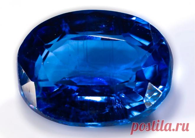 Кианит: почему путешественники обожали его, а славяне не любили покупать | GEM STONES | Яндекс Дзен