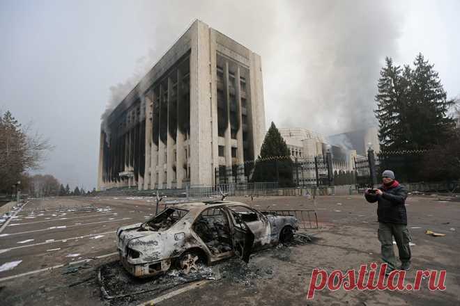Токаев дал восемь месяцев на восстановления Алма-Аты после беспорядков. Президент Казахстана Касым-Жомарт Токаев дал правительству страны и местным властям восемь месяцев на восстановление зданий в Алма-Ате, которые были разрушенные или пв ходе массовых беспорядков, передает телеканал «Хабар-24».