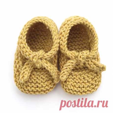 Patuquitos de PUNTO a Dos Agujas [ Tutorial y Patrón GRATIS ] Aprende a Tejer unos preciosos Patuquitos de Punto atados al tobillo con este Tutorial paso a paso con patrón Gratis ¡Repetirás el patrón una y otra vez!