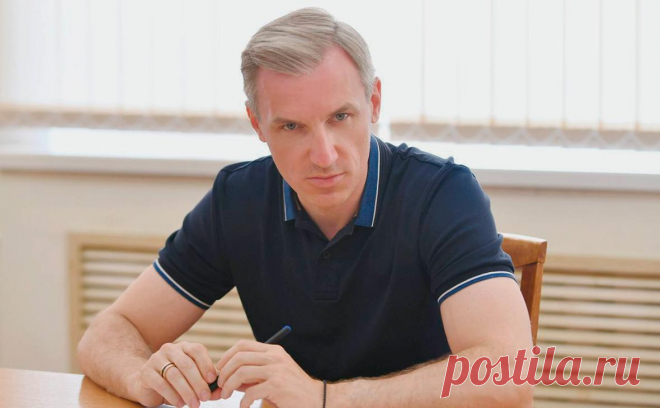 Губернатор назвал противоречащим здравому смыслу его розыск на Украине. Губернатор Смоленской области Василий Анохин оценил объявление его в розыск Службой безопасности Украины как противоречащее международному праву и здравому смыслу.