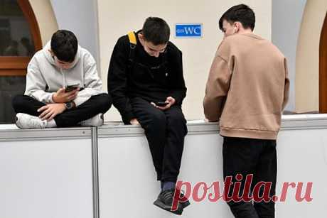 Минцифры прокомментировало сообщения о планах рассылать электронные повестки. Электронные повестки не имеют юридической силы, сообщили в Минцифры. В министерстве отметили, что необходимым условием легализации данного вида уведомления является издание отдельного нормативного акта. В настоящее время надлежащим извещением считается вручение повестки лично или заказным письмом с уведомлением.
