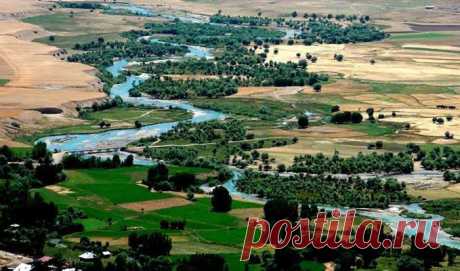 Բոլոմորի (գետ)

Բոլոմորի, գետ Թուրքիա Թունջելիի մարզ Երկարություն 69 կիլոմետր , Արածանի