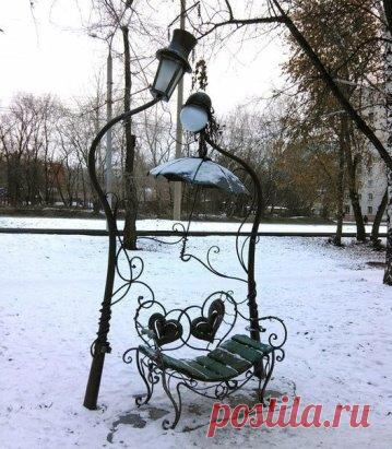 Романтичные лавочки.
Продолжение ниже...