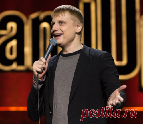 – Оказывается, не всем людям нравится, когда про них шутят с «большой сцены», – подумал я.

Порой шутникам за это даже крепко достается
Особенно, если объектом шуток (ну, или насмешек) является человек публичный. И если его зовут Александр Григорьевич Лукашенко, и он шуток на свой счет не понимает.

 «Белорусский стендап-комик Слава Комиссаренко рассказал, что белорусское КГБ объявило его в розыск. И ему пришлось покинуть Россию», – сообщает информационное агентство «Znak».