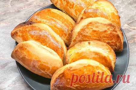 Простые и вкусные сочники
Ингредиенты
тесто
мука пшеничная 2 ст.
сахар 0,5 ст.
сметана 0,5 ст.
яйцо куриное 1 шт.
масло сливочное 100 гр.
разрыхлитель 1 ч.л.
соль 0,5 ч.л.
начинка
творог 350 гр.
сахар 2 ст.л.
крупа манная 1 ст.л.
мука пшеничная / мука 1 ст.л.
сметана 2 ст.л.
белок яичный 1 шт.
Пошаговый рецепт приготовления
Сливочное масло и сахар перетираем.
Добавляем яйцо, сметану, муку, соль и разрыхлитель и замешиваем тесто.
Убираем в холодильник на пол часа.
Начинка.
Творог, яичный