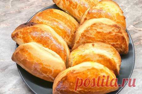 Простые и вкусные сочники
Ингредиенты
тесто
мука пшеничная 2 ст.
сахар 0,5 ст.
сметана 0,5 ст.
яйцо куриное 1 шт.
масло сливочное 100 гр.
разрыхлитель 1 ч.л.
соль 0,5 ч.л.
начинка
творог 350 гр.
сахар 2 ст.л.
крупа манная 1 ст.л.
мука пшеничная / мука 1 ст.л.
сметана 2 ст.л.
белок яичный 1 шт.
Пошаговый рецепт приготовления
Сливочное масло и сахар перетираем.
Добавляем яйцо, сметану, муку, соль и разрыхлитель и замешиваем тесто.
Убираем в холодильник на пол часа.
Начинка.
Творог, яичный