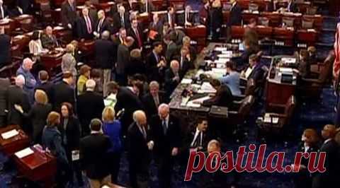 Вести.Ru: В Петербурге родители оставили младенца в багажнике машины на жаре