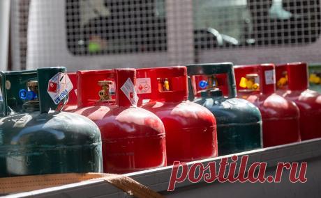 В Италии анонсировали план ЕК по потолку цен на газ в сентябре. Еврокомиссия представит предложение о введении общего ограничения цен на газ в течение сентября, сообщил министр по экологической модернизации и трансформации Италии Роберто Чинголани в интервью газете Repubblica.