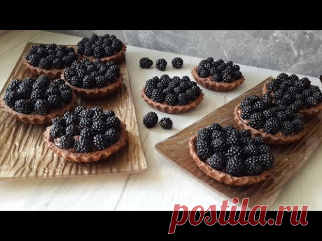 Очень вкусный шоколадный десерт Тарталетки с кремом и ягодами