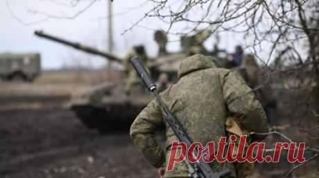 Военкор RT: российский боец в одиночку штурмовал опорник ВСУ и сбил FPV-дроны. Военкор RT Александр Симонов в Telegram-канале показал видео, на кадрах которого российский военный получает ранение, но продолжает в одиночку штурмовать опорный пункт ВСУ на Купянском направлении. Читать далее