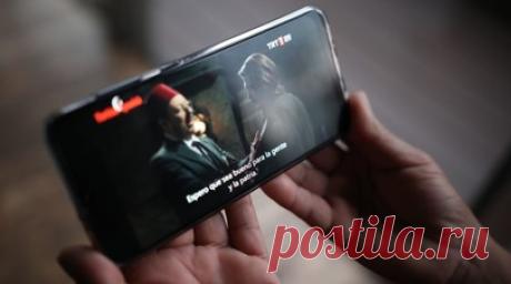 Бурак Озчивит объяснил популярность турецких сериалов в России. Турецкий актёр Бурак Озчивит назвал эмоциональность сценариев и общность чувств ключевыми причинами популярности турецких сериалов в России. Читать далее